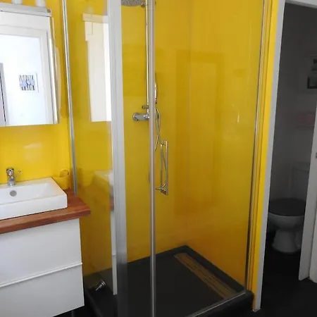 Grande Maison A 300m Et Commerces, Parking 2places Et Linge Inclus