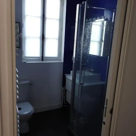 Grande Maison A 300m Et Commerces, Parking 2places Et Linge Inclus