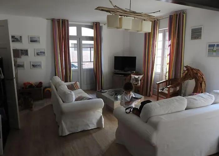 Grande Maison à 300m Et Commerces, Parking 2places Et Linge Inclus Casa vacanze *