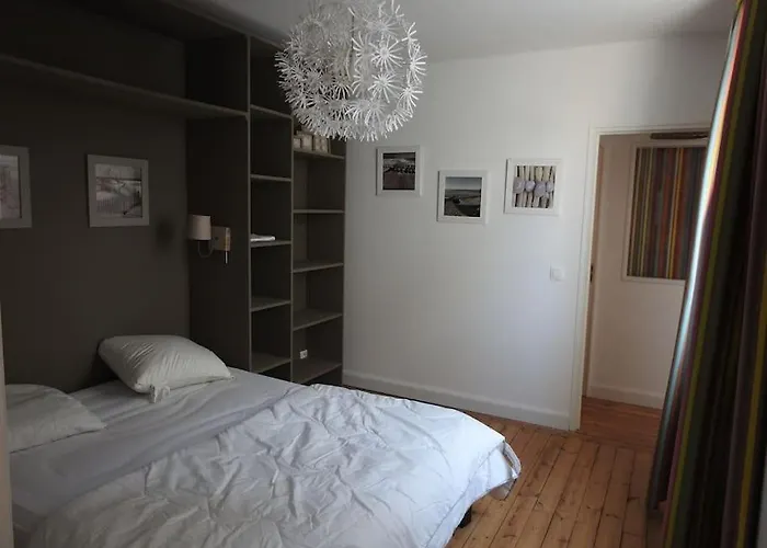 Hébergement de vacances Grande Maison à 300m Et Commerces, Parking 2places Et Linge Inclus *